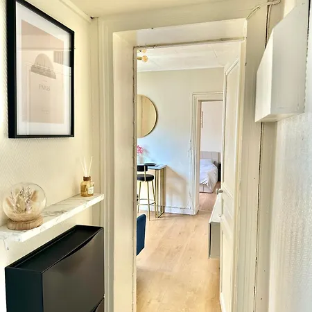 Апартаменты Le Toit De Montmartre *